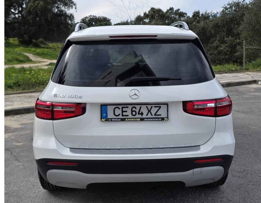 MERCEDES-BENZ GLB180D